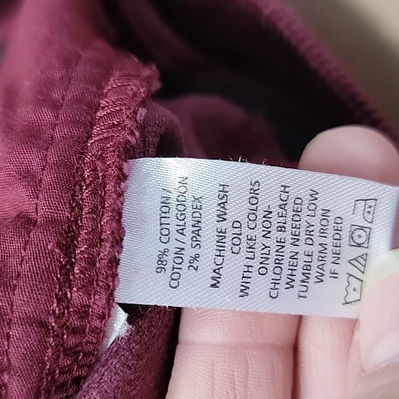 Loft Size 2 Burgundy / Wine Colored Corduroy Mini Skirt Excellent Used Condition - Picture 11 of 11